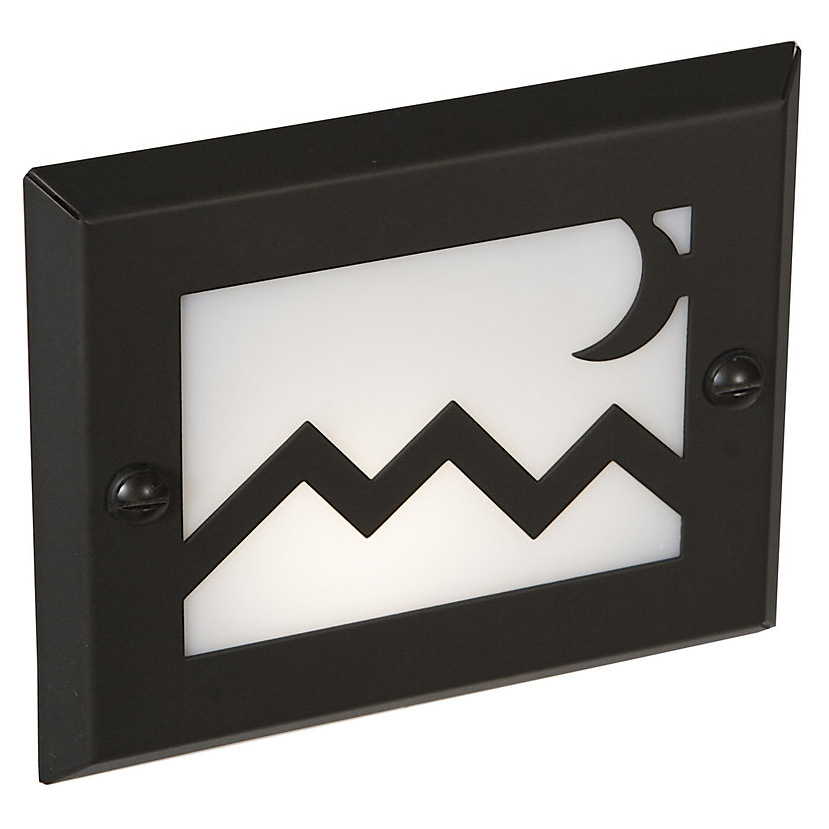 Highpoint, Pikes step light in textured black.