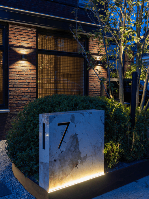 in-lite Halo up-down Dark 12v light illuminating front entrance.